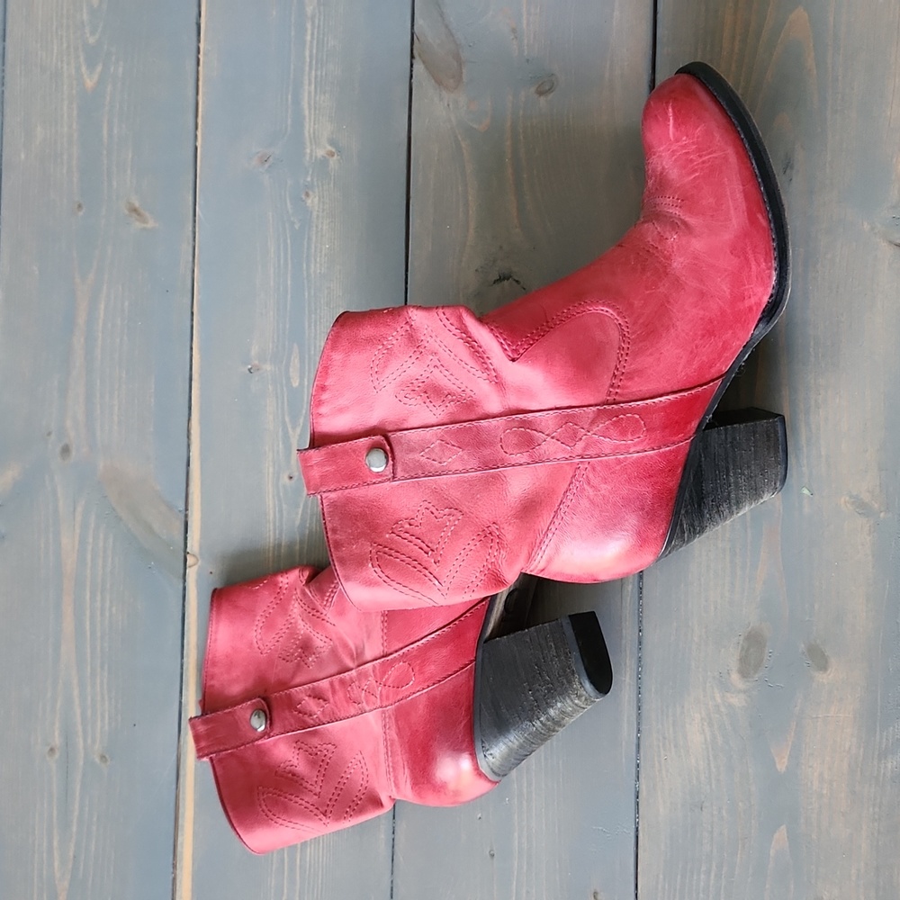 Gianni Bini Red Leather western style boots